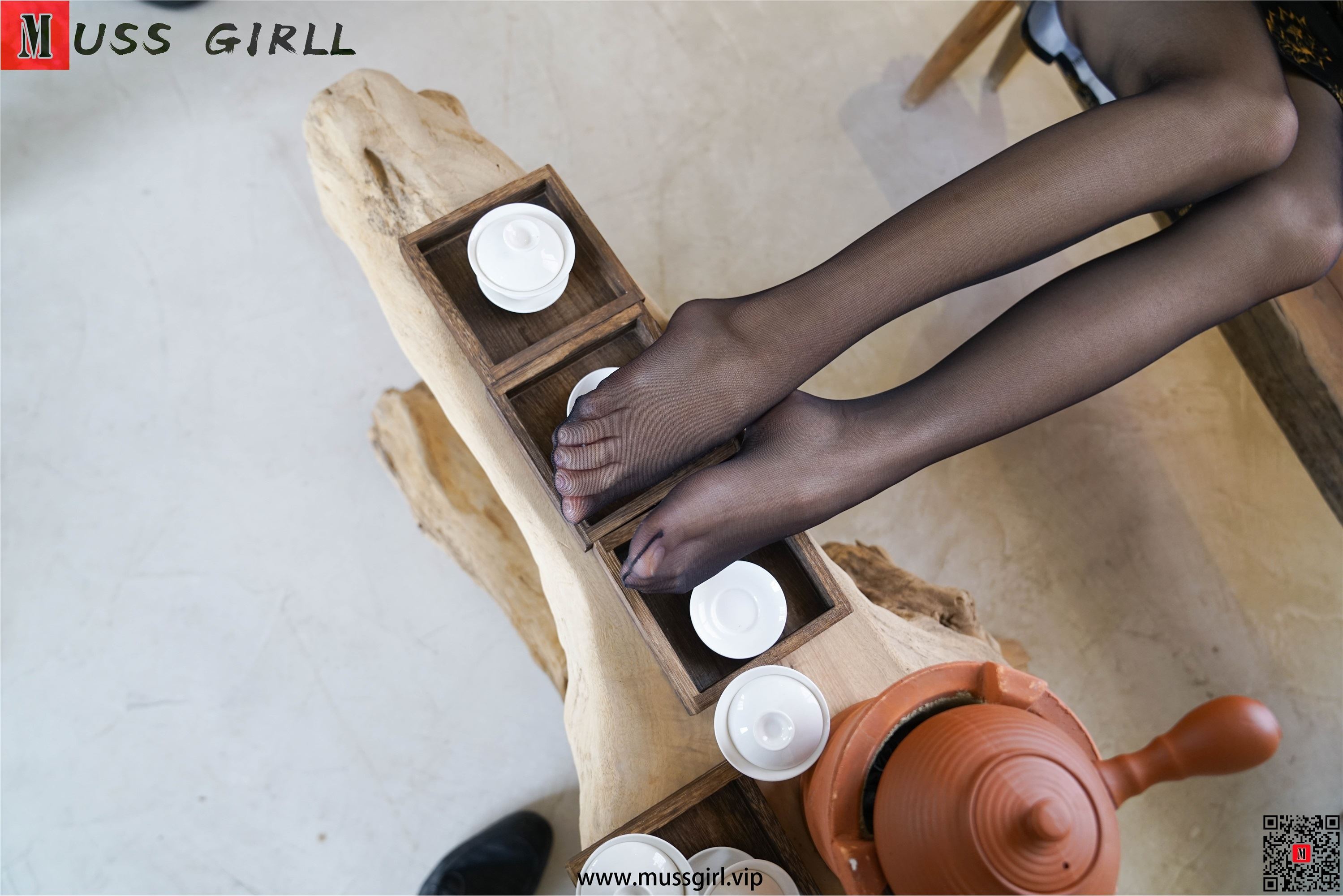 MussGirl慕丝女郎  NO.222 茶与黑丝